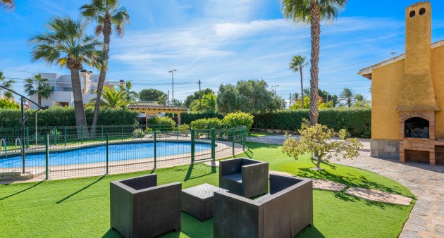 Sale - Chalet - Cabo Roig