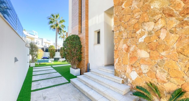 Sale - Villa - Torrevieja