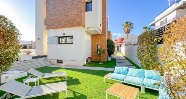 Sale - Villa - Torrevieja