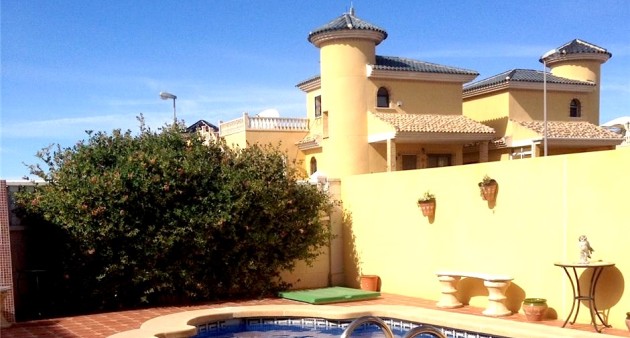 Sale - Villa - Lo Crispin