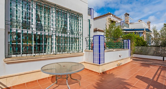 Sale - Villa - Orihuela costa - Villamartín