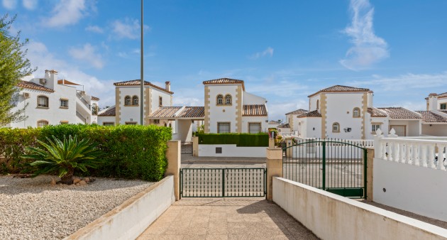 Sale - Villa - Orihuela costa - Villamartín