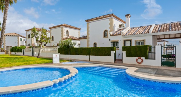 Sale - Villa - Orihuela costa - Villamartín