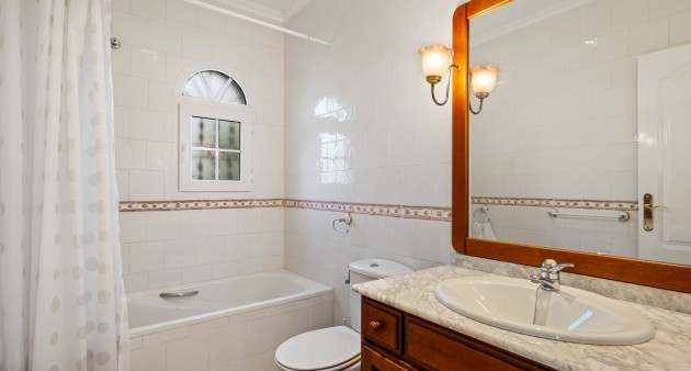 Sale - Villa - Orihuela costa - Villamartín