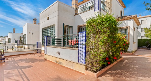 Sale - Villa - Orihuela costa - Villamartín