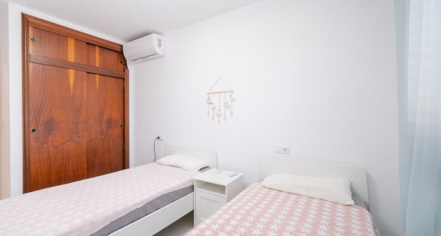 Venta - Flat - Orihuela costa - Playa Flamenca