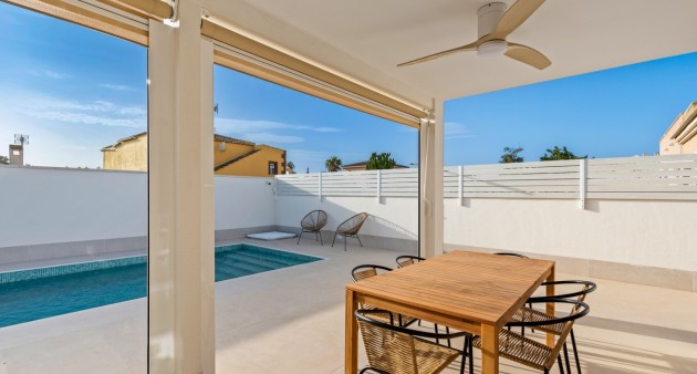 Sale - Villa - Torrevieja - El chaparral