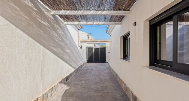 Sale - Villa - Torrevieja - El chaparral