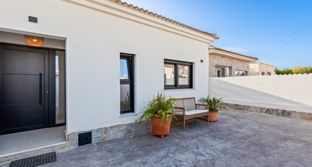 Sale - Villa - Torrevieja - El chaparral