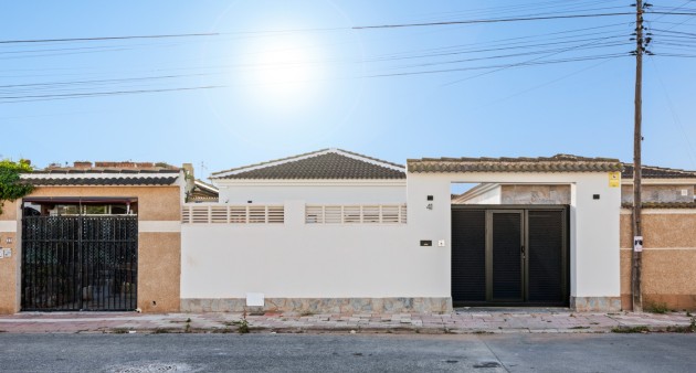 Sale - Villa - Torrevieja - El chaparral