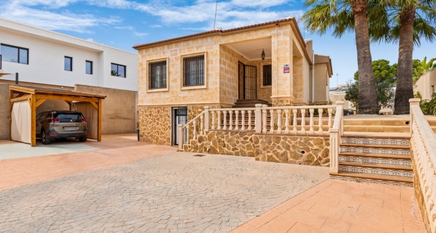 Venta - Chalet - Los Balcones