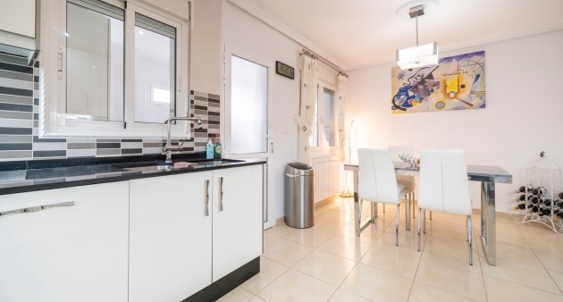 Sale - Chalet - Ciudad Quesada - Rojales