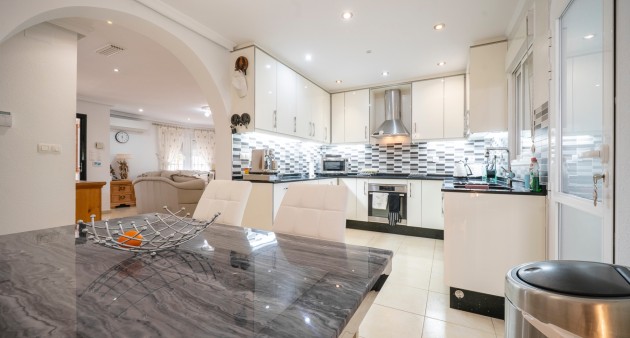 Sale - Chalet - Ciudad Quesada - Rojales