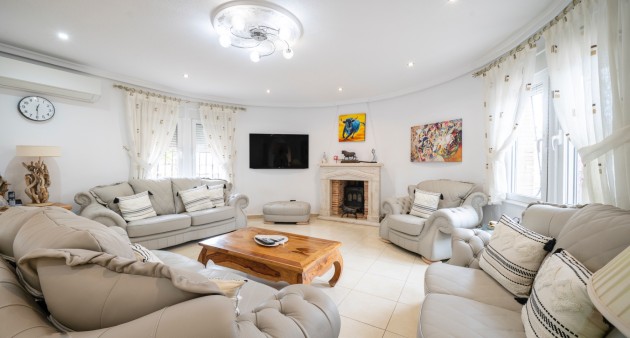 Sale - Chalet - Ciudad Quesada - Rojales