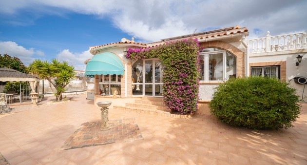 Sale - Chalet - Ciudad Quesada - Rojales