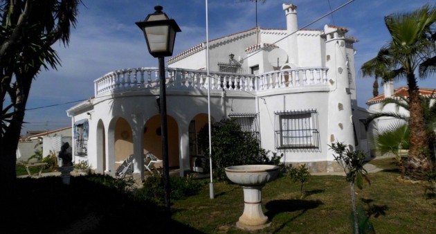 Venta - Chalet - Torrevieja