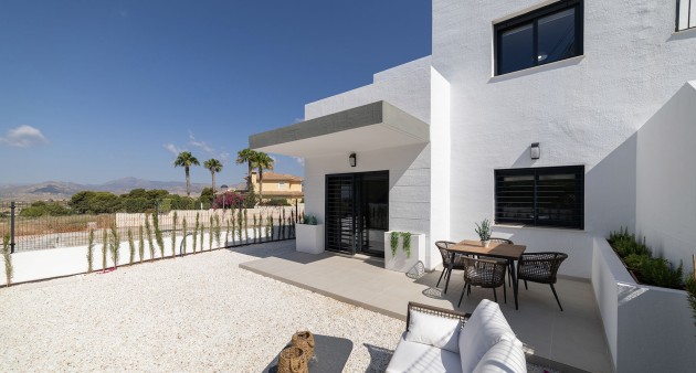 Novostavba - Villa - Busot, zona Bonalba Golf (Alicante) - Spain