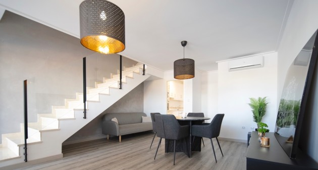 Sprzedaż - Townhouse - Los Balcones