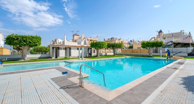 Sprzedaż - Townhouse - ﻿Torrevieja (Alicante) - Spain