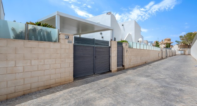 Sale - Villa - Orihuela costa - Villamartín
