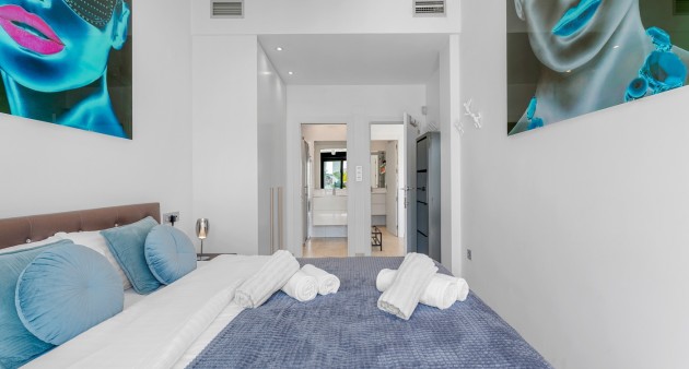 Sale - Villa - Orihuela costa - Villamartín