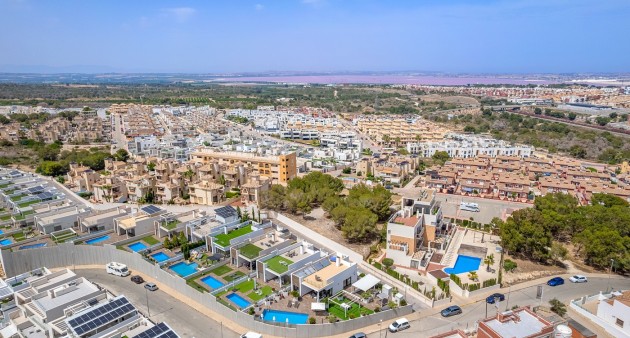 Sale - Villa - Orihuela costa - Villamartín