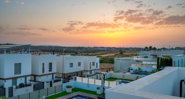 Sale - Villa - Orihuela costa - Villamartín