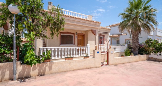 Sale - Villa - Algorfa