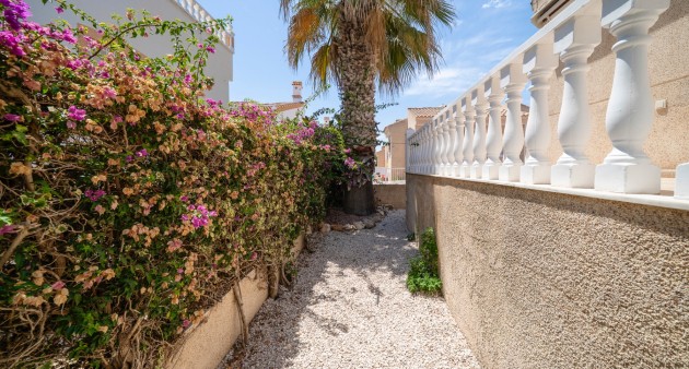 Sale - Villa - Algorfa