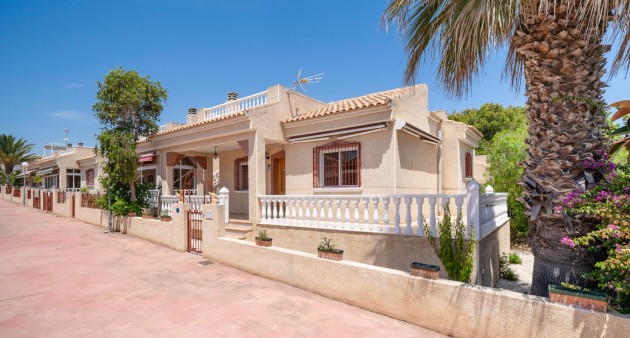 Sale - Villa - Algorfa