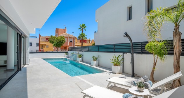 Sale - Villa - Guardamar del Segura