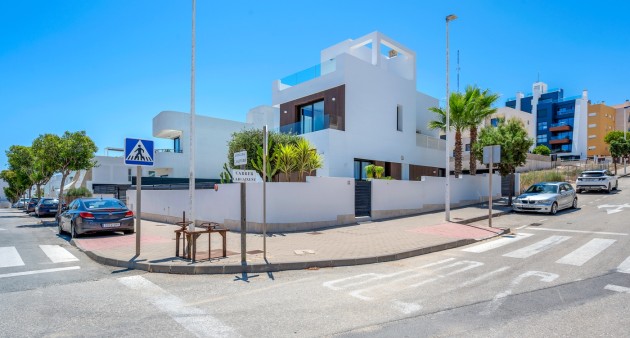 Sale - Villa - Guardamar del Segura