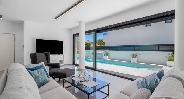 Sale - Villa - Guardamar del Segura