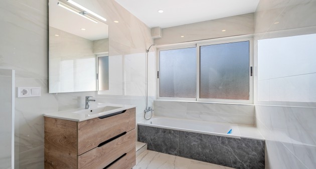 Verkoop - Villa - La Nucia - La nucia