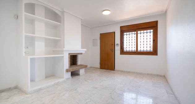 Prodej - Čtyřpodlažní dům - San Miguel