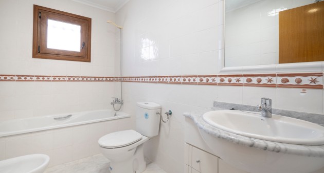 Prodej - Čtyřpodlažní dům - San Miguel