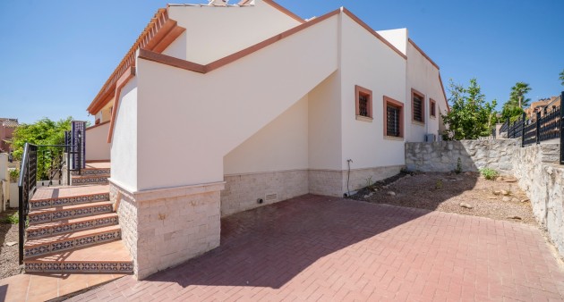 Prodej - Čtyřpodlažní dům - San Miguel