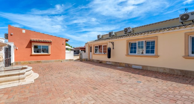 Sale - Country estate - Almoradí - Las Heredades