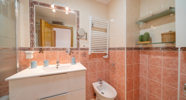 Sale - Apartment - Guardamar del Segura - Pueblo
