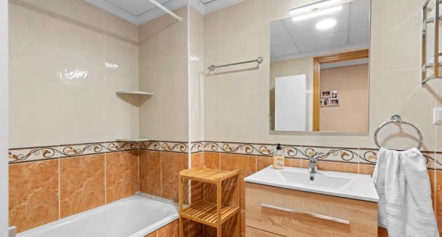 Bruktbolig - Leilighet - Alicante - El Campello