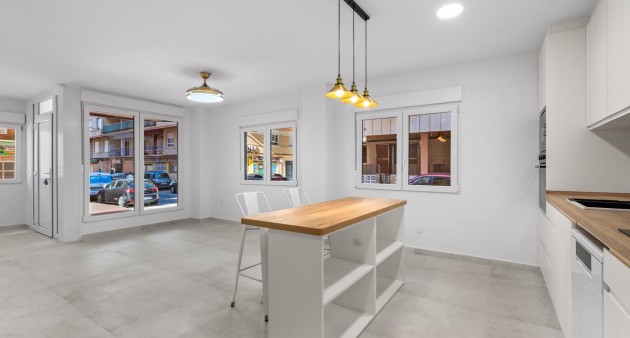 Sale - Apartment - Torrevieja - Playa del Acequión