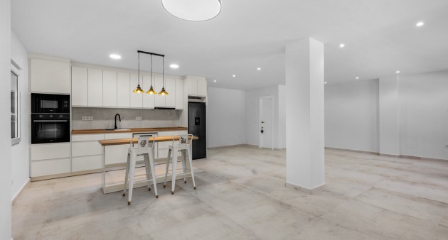 Sale - Apartment - Torrevieja - Playa del Acequión