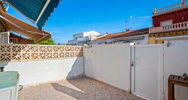 Sale - Bungalow - Torrevieja - La Siesta