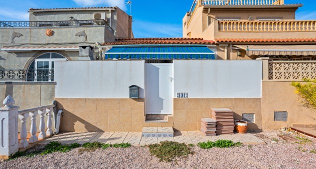Sale - Bungalow - Torrevieja - La Siesta