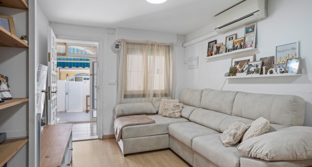 Sale - Bungalow - Torrevieja - La Siesta