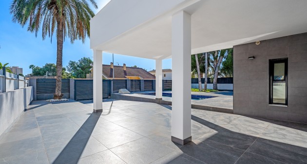 Sale - Villa - Campoamor