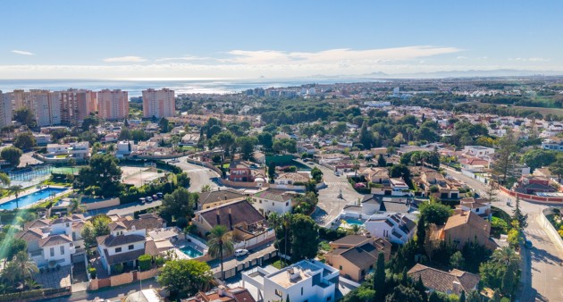 Sale - Villa - Campoamor