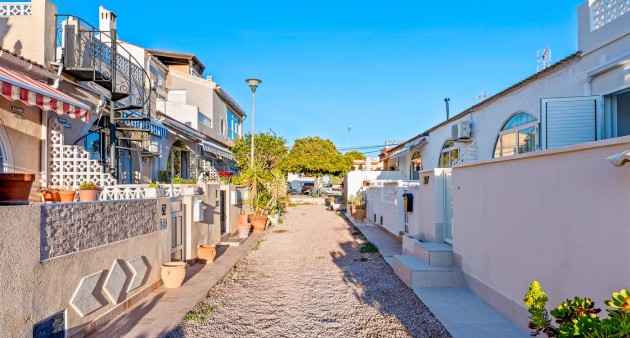 Verkoop - Adosado - Torrevieja - El chaparral