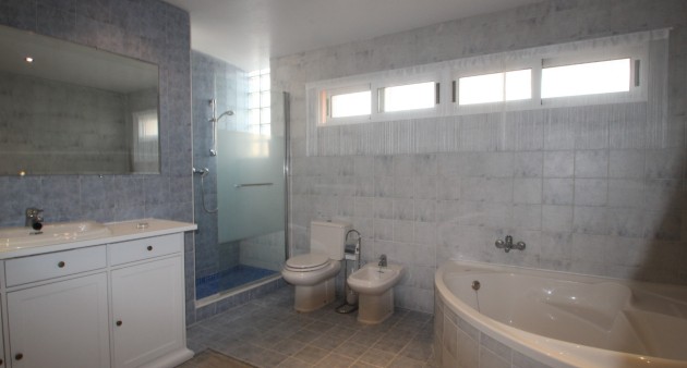 Sale - Villa - Guardamar del Segura