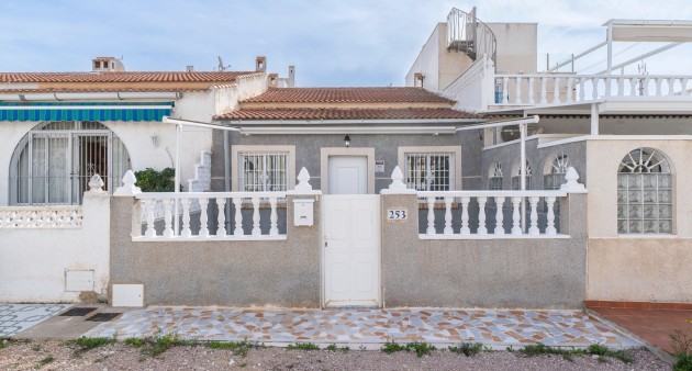 Sale - Bungalow - Torrevieja - El chaparral